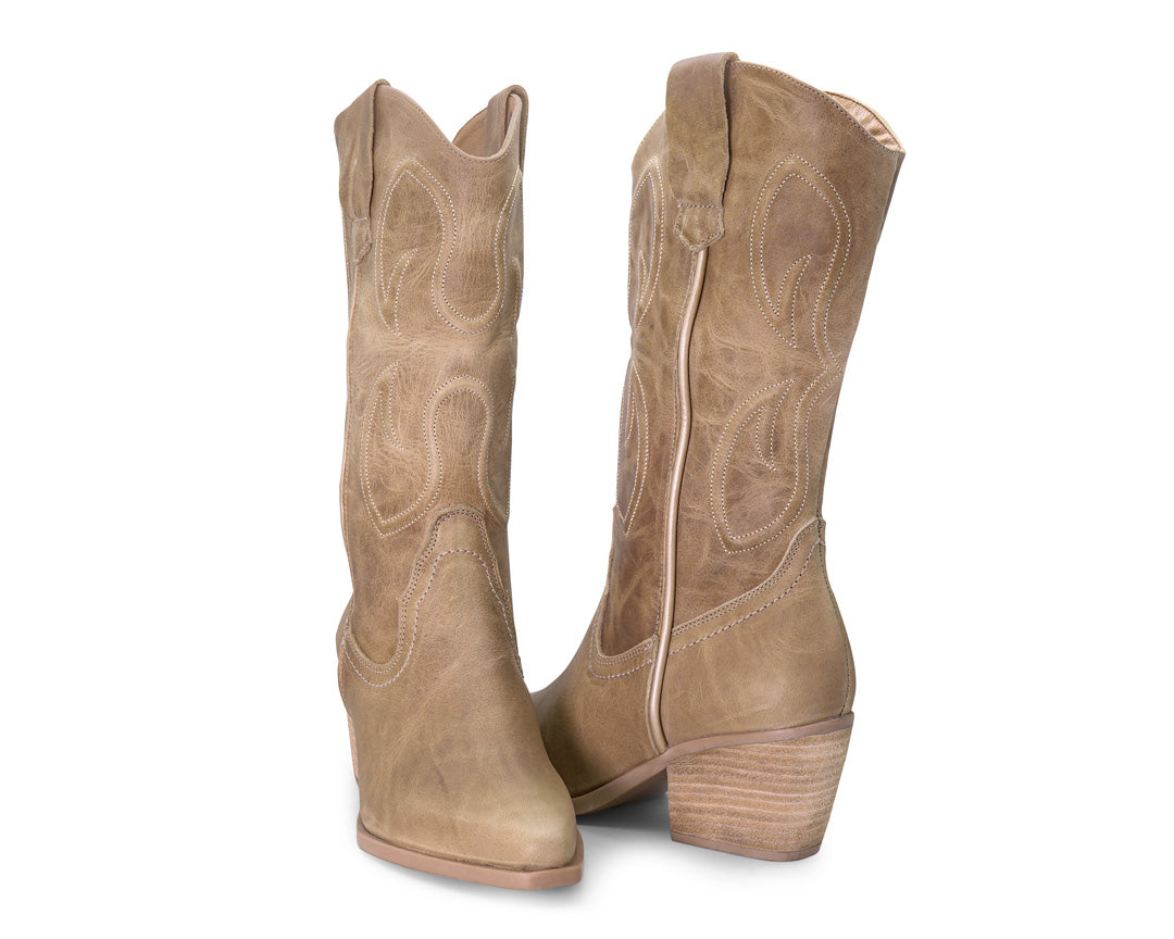 BOTA REGINA 817C